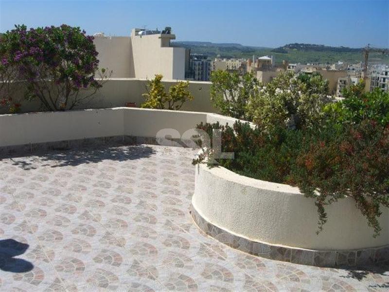 Penthouse in Qawra To Rent
