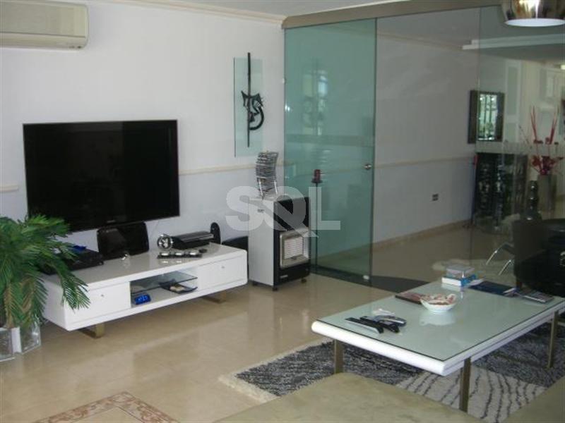 Penthouse in Qawra To Rent