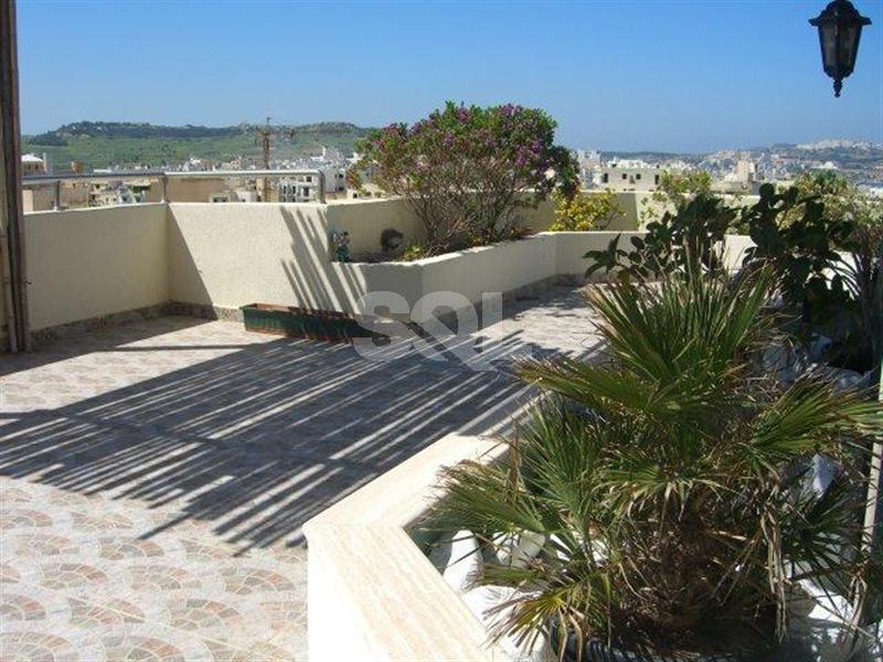 Penthouse in Qawra To Rent