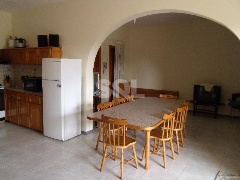 Farmhouse in Zabbar For Sale