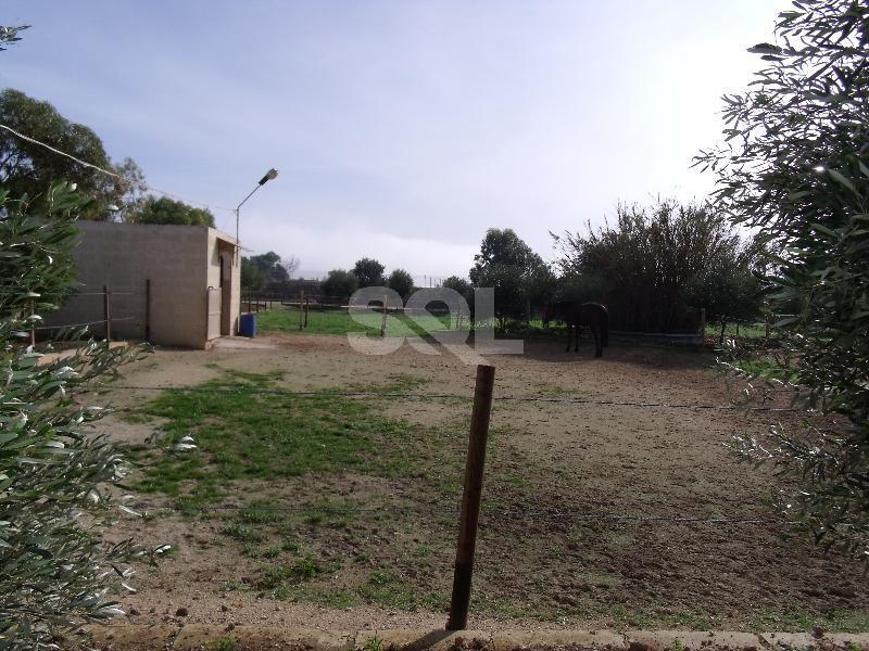 Farmhouse in Zabbar For Sale