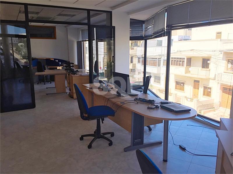 Office in Guardamangia To Rent