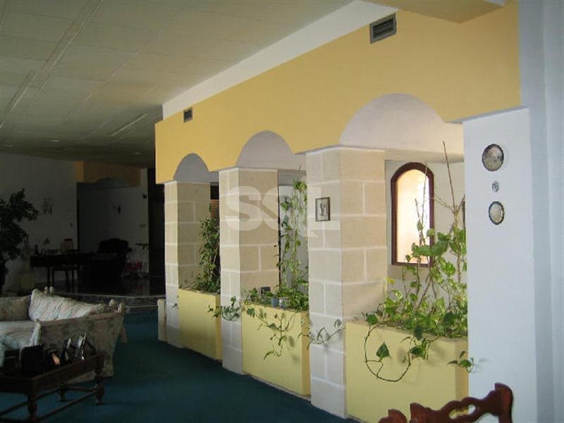 Bungalow in San Pawl Tat-Targa For Sale