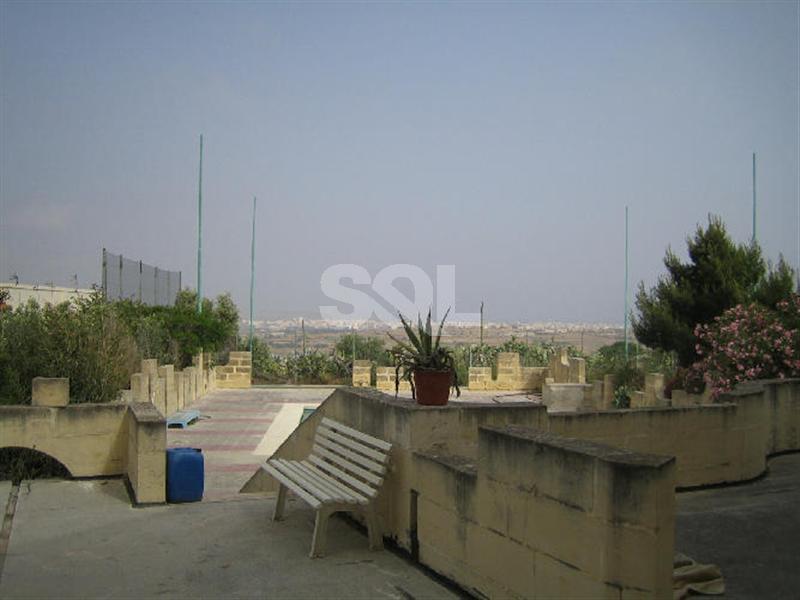 Bungalow in San Pawl Tat-Targa For Sale