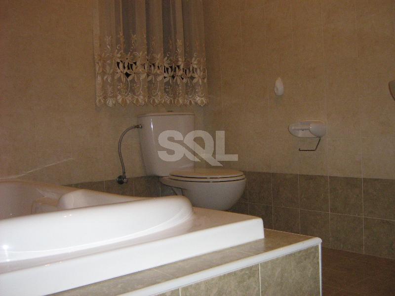 Apartment in Qawra To Rent