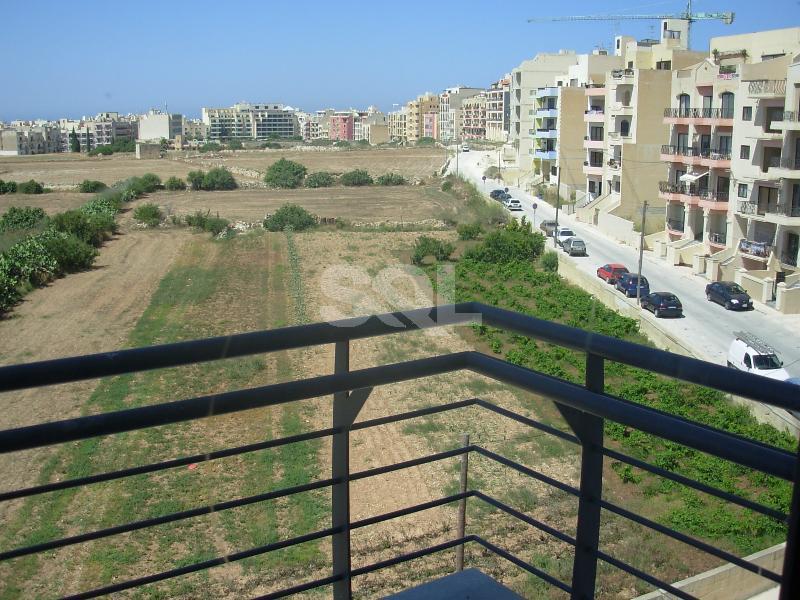 Apartment in Qawra To Rent