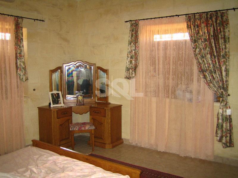 Farmhouse in Dingli For Sale