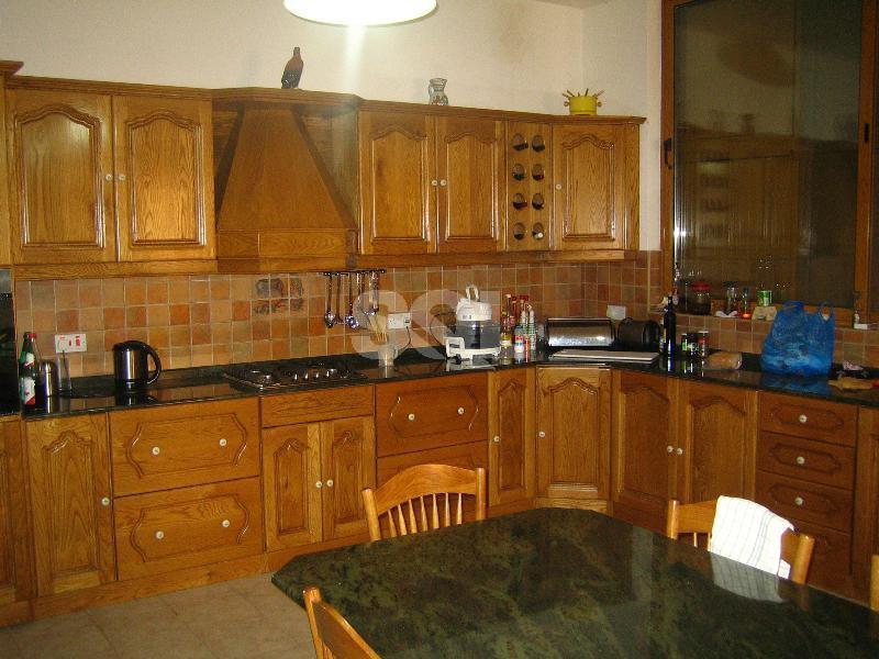 Farmhouse in Dingli For Sale