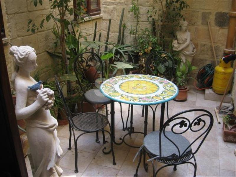 House of Character in Mosta To Rent