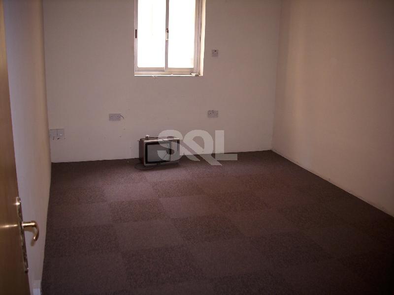 Office in Ta' Xbiex To Rent