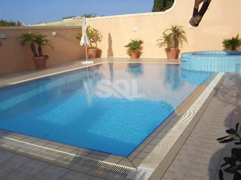 Bungalow in Bahar ic-Caghaq To Rent