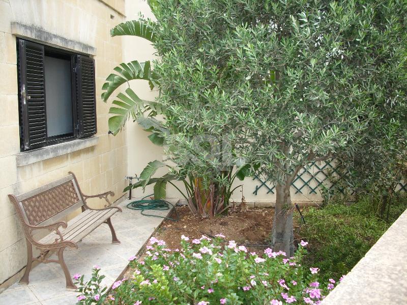 Bungalow in Birzebbuga To Rent