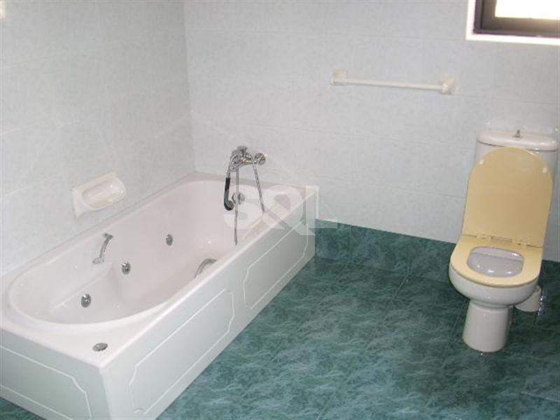 Bungalow in Rabat To Rent