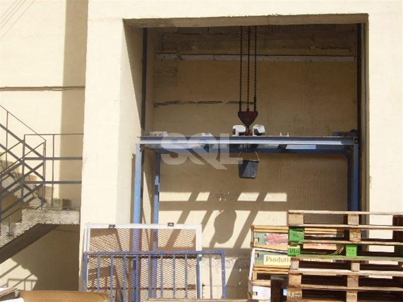 Retail/Catering in Zebbug To Rent