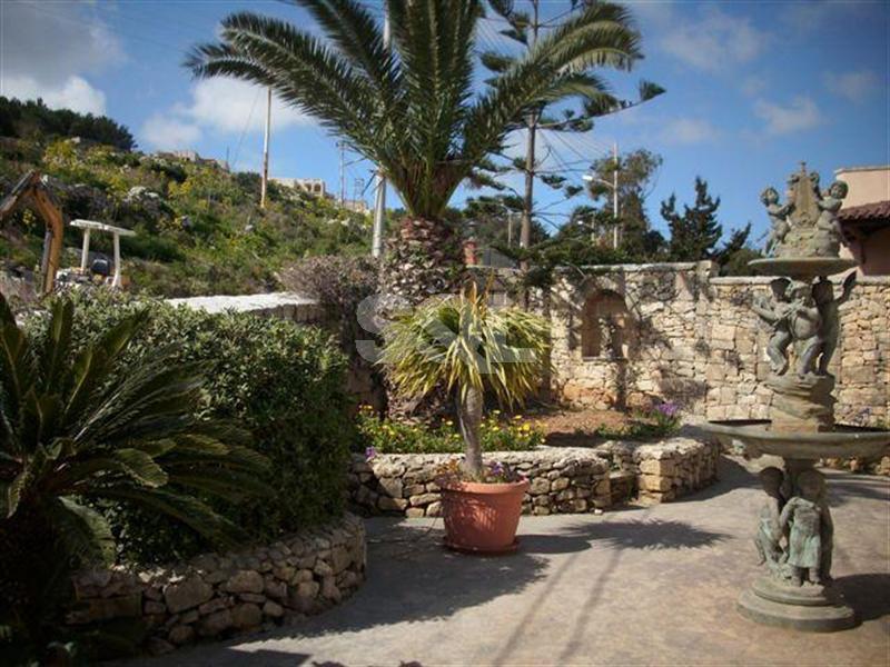 Villa in Madliena To Rent