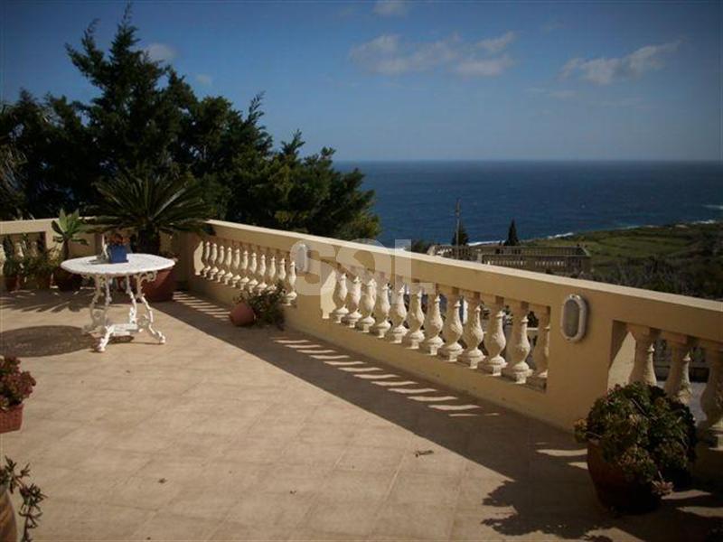 Villa in Madliena To Rent