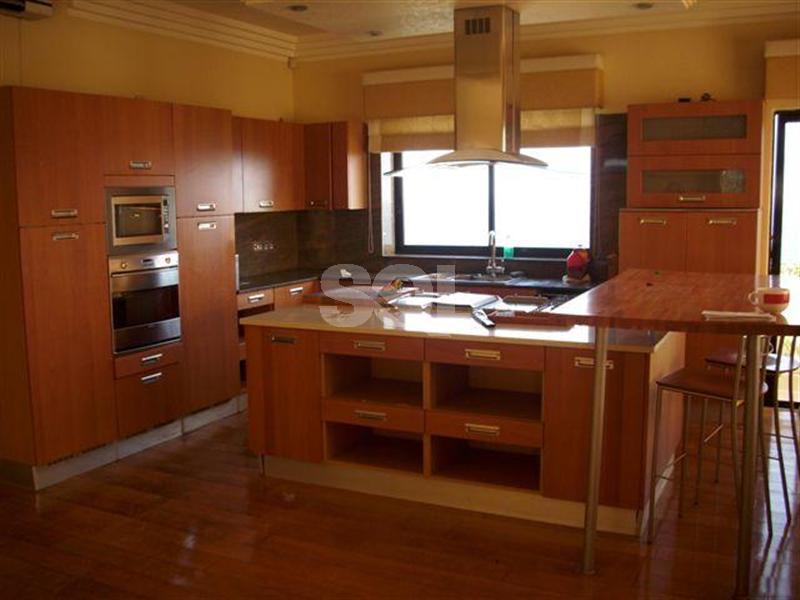 Villa in Madliena To Rent