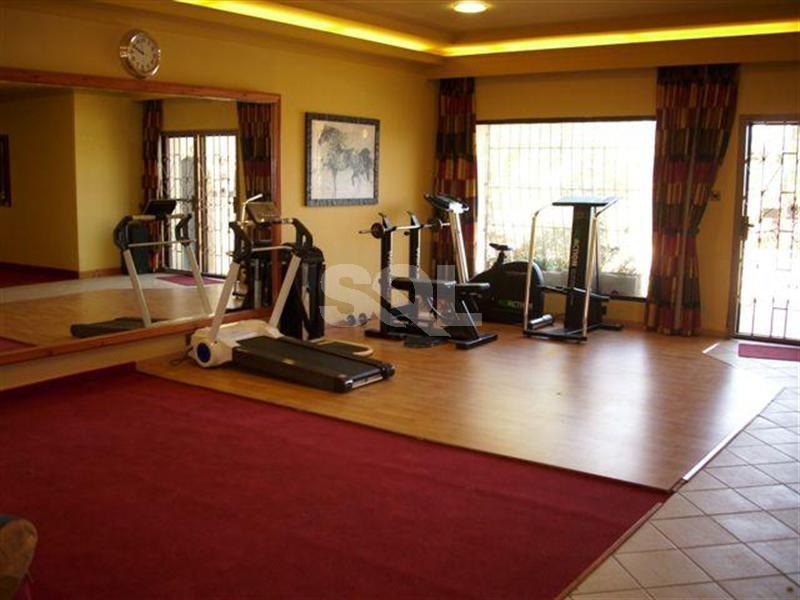 Villa in Madliena To Rent