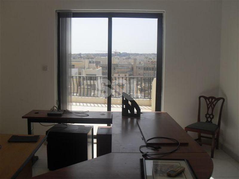 Penthouse in Sliema To Rent