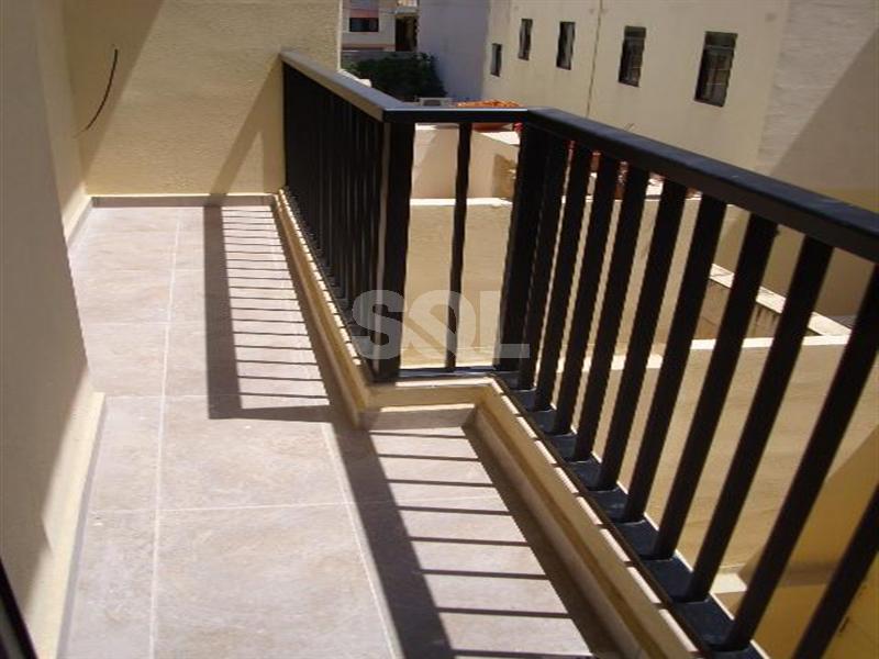 Penthouse in Attard To Rent