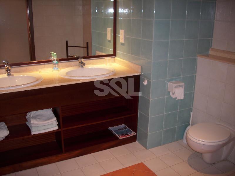 Apartment in Portomaso To Rent