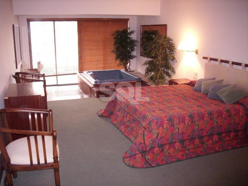Apartment in Portomaso To Rent