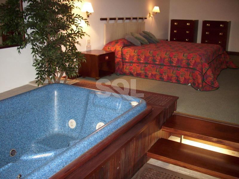 Apartment in Portomaso To Rent