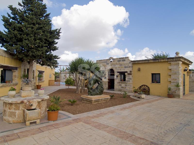 Bungalow in Bidnija To Rent