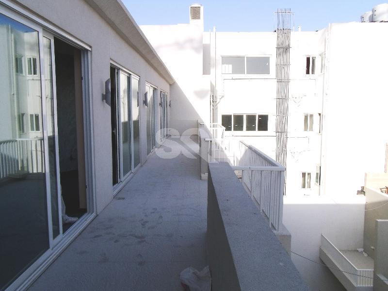Penthouse in Ta' Xbiex To Rent
