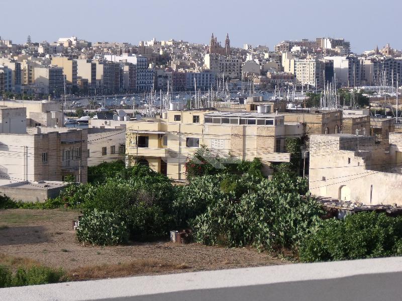 Penthouse in Ta' Xbiex To Rent