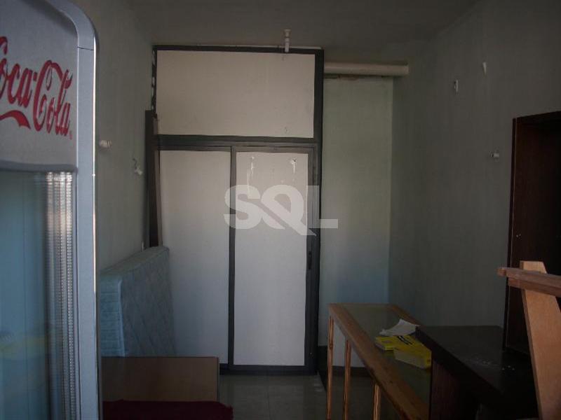 Retail/Catering in Qawra To Rent