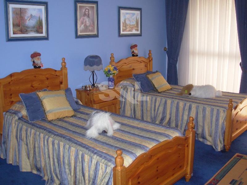 Apartment in Qawra To Rent