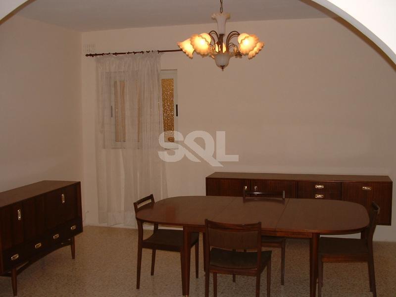 Terraced House in Pembroke To Rent