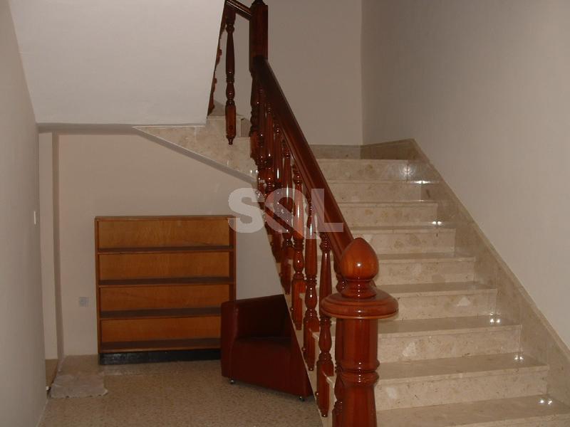 Terraced House in Pembroke To Rent