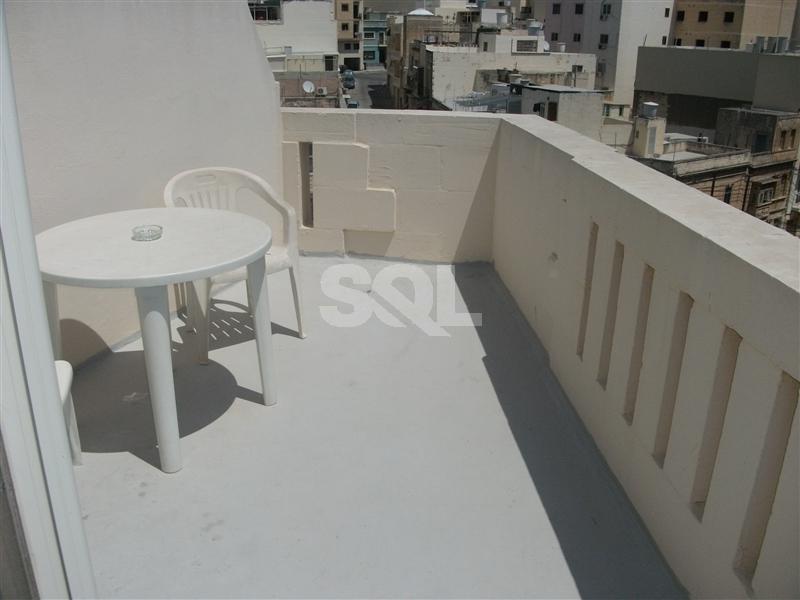 Penthouse in Gzira To Rent