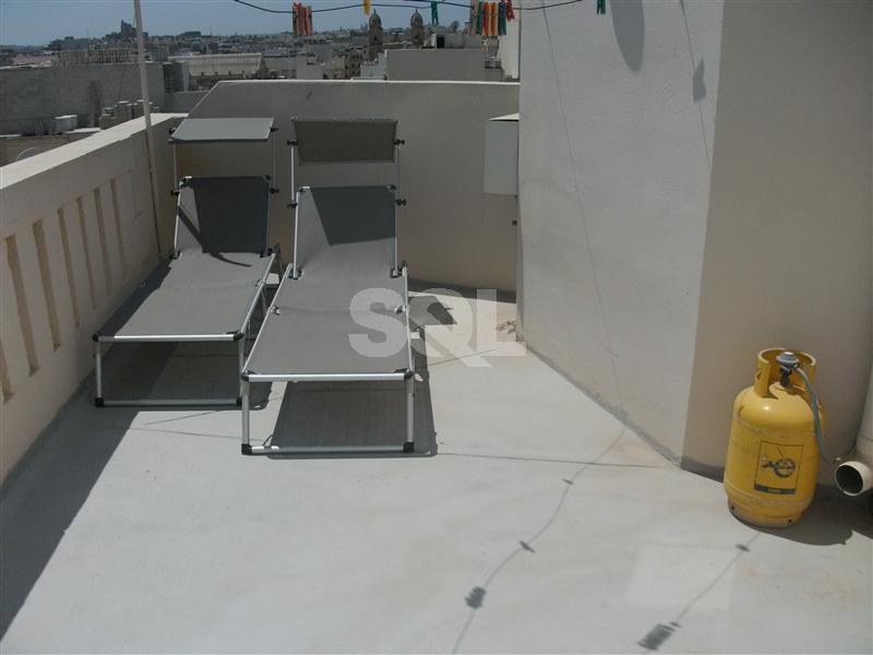 Penthouse in Gzira To Rent