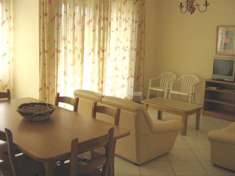 Apartment in Qawra To Rent