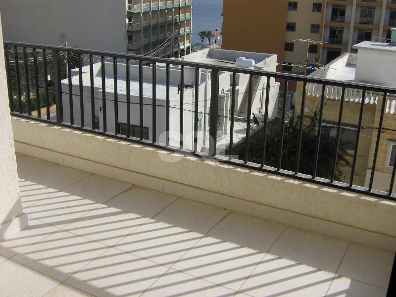 Apartment in Qawra To Rent