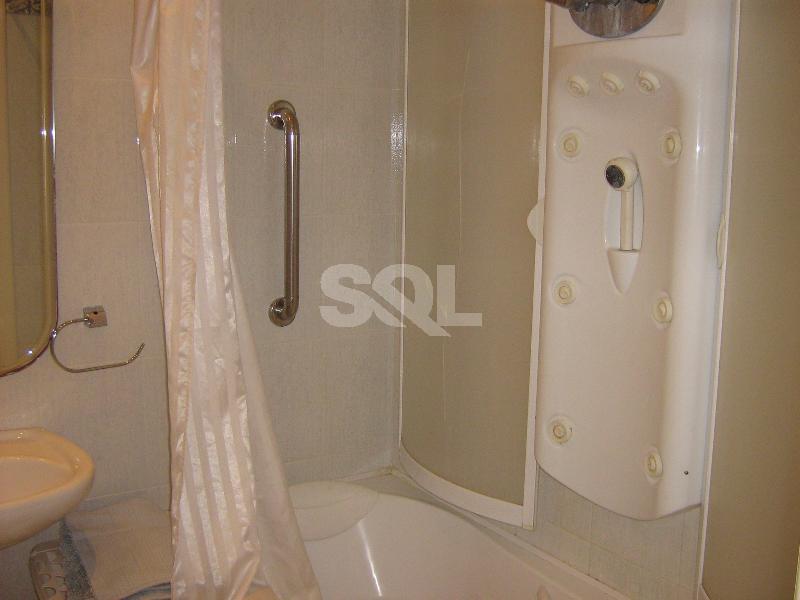 Apartment in Qawra To Rent