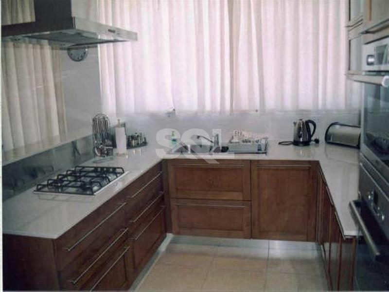 Apartment in Bugibba To Rent