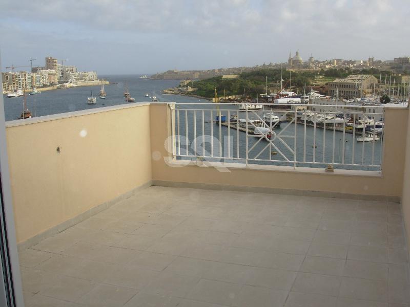 Duplex Penthouse in Gzira To Rent