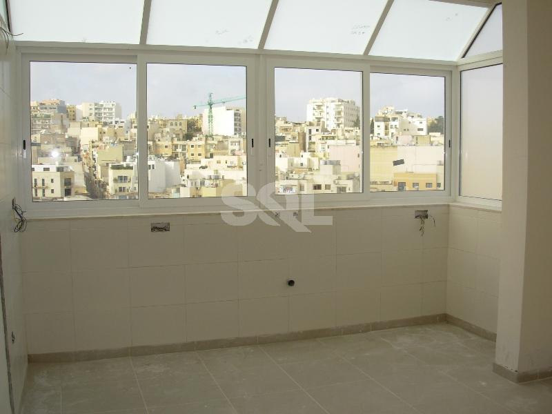 Duplex Penthouse in Gzira To Rent