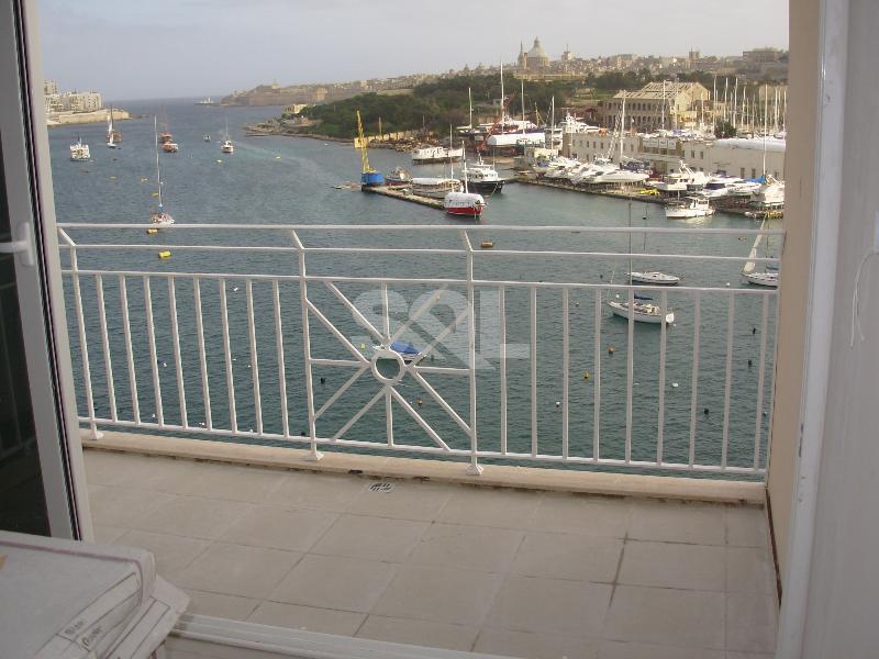 Apartment in Gzira To Rent