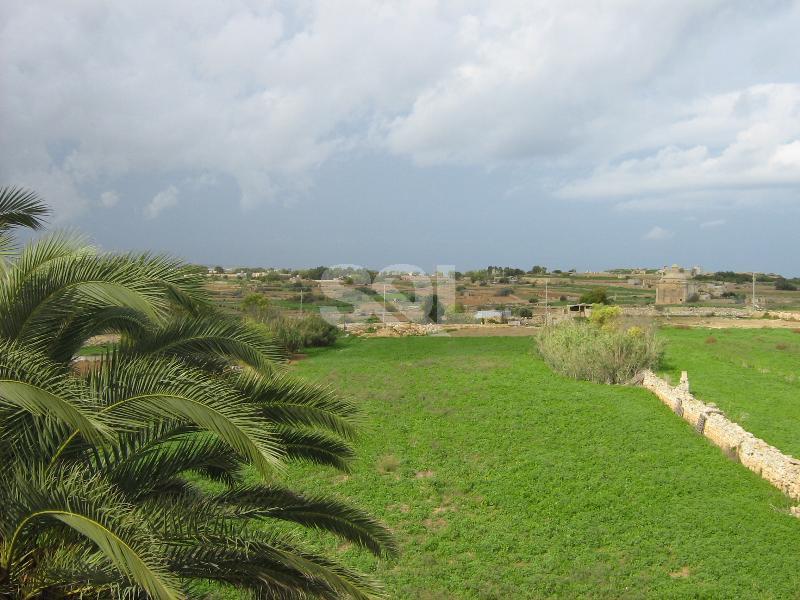 Terraced House in Marsascala To Rent