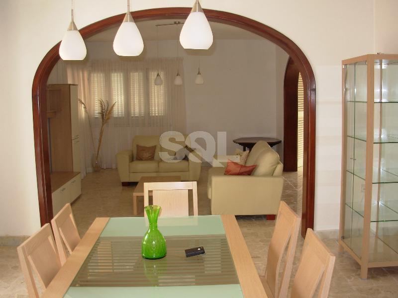 Villa in Qawra To Rent
