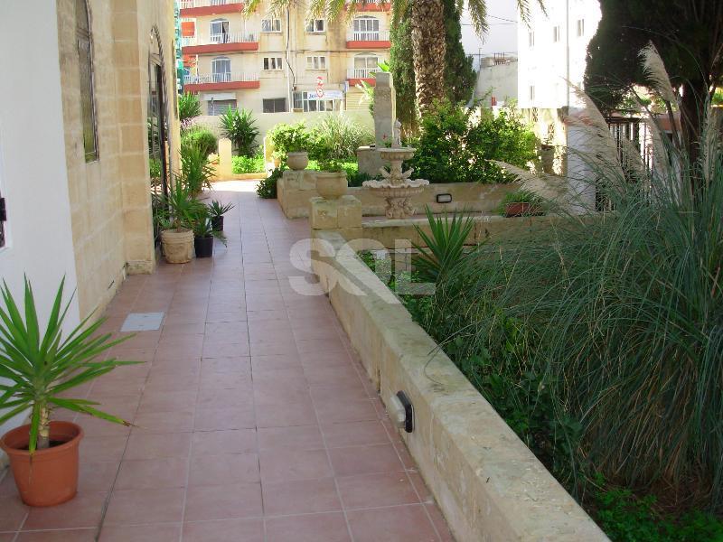 Villa in Qawra To Rent