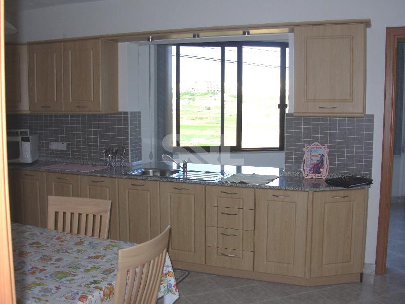 Terraced House in Manikata To Rent