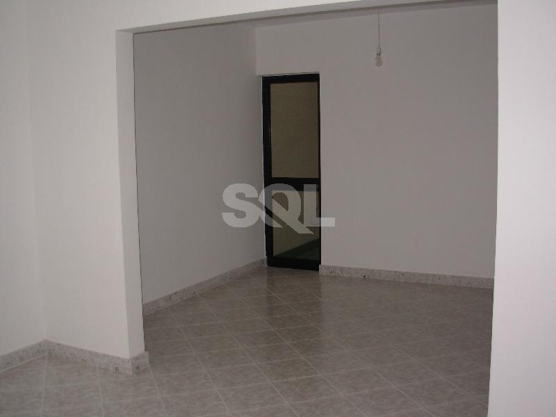 Terraced House in Manikata To Rent