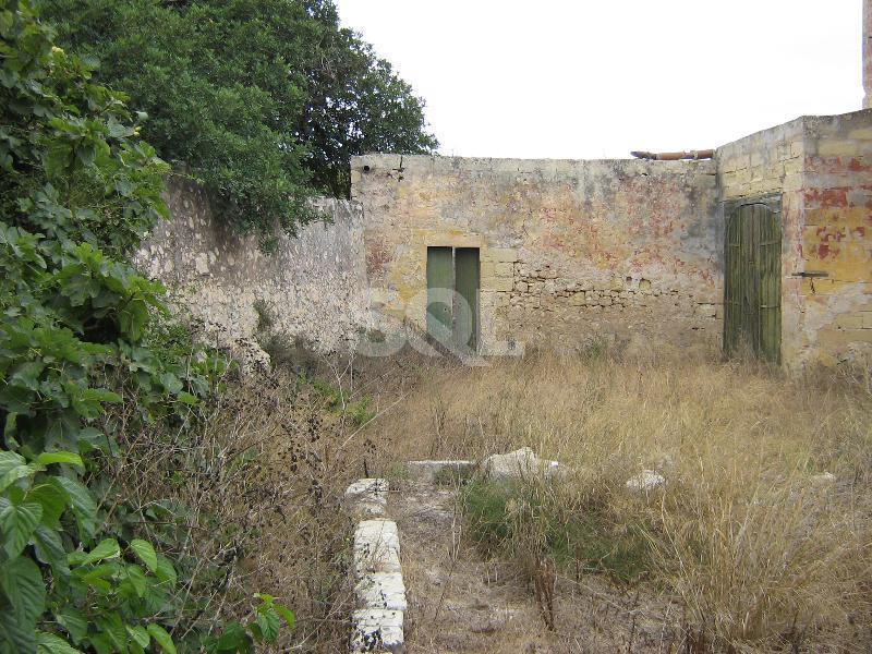 Farmhouse in Mtarfa For Sale