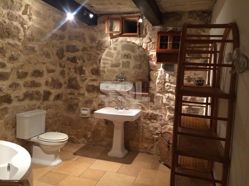 Farmhouse in Maghtab To Rent